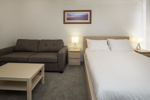 Cascades 3 Well Appointed And Central Location - Accommodation Adelaide 3