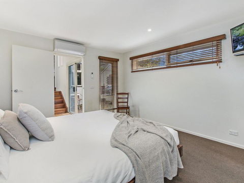 CASTWOOD VILLA No. 1 - Accommodation Adelaide 0