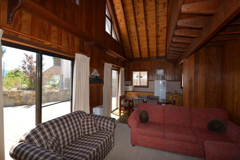 Cedar Haven - Accommodation Adelaide 0