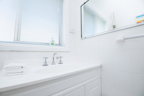 Central March 2 Bed, Walk Everywhere - Accommodation Adelaide 1