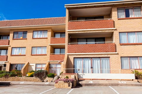 Central Park 14 - Centrally Located With Views To The Mountains - Accommodation Adelaide 1