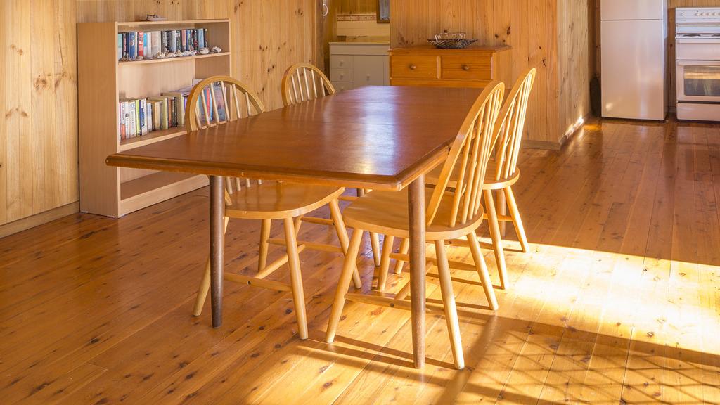 Lake Tabourie NSW Accommodation Adelaide