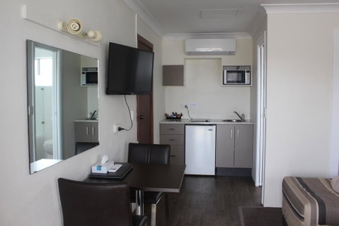 Centrepoint Motel - Accommodation Adelaide 3
