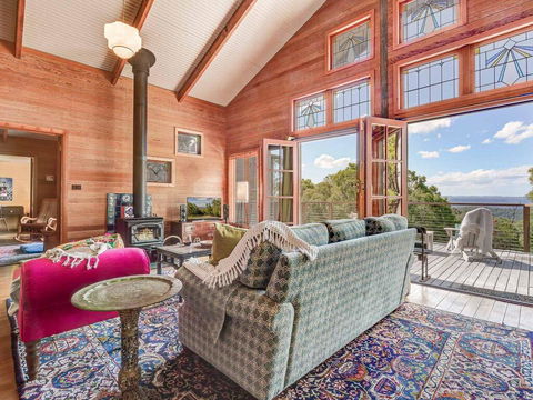 Chalet Beaumont - Alluring Appeal & Stunning Views - Accommodation Adelaide 2