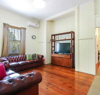 Charming Characterful Rustic-style Home Near The Gabba - Accommodation Adelaide