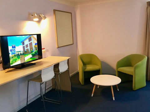 Cleveland Bay Air Motel - Accommodation Adelaide 2