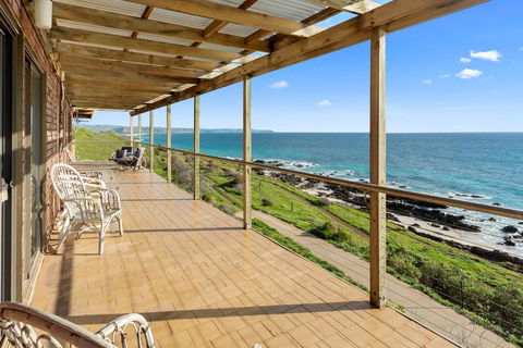 Cliffs End Beach Shack - 105 Gold Coast Drive, Carrickalinga - Accommodation Adelaide 0