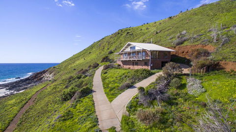 Cliffs End Beach Shack - 105 Gold Coast Drive, Carrickalinga - Accommodation Adelaide 2
