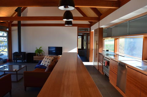 Coast House Tasmania - Accommodation Adelaide 1
