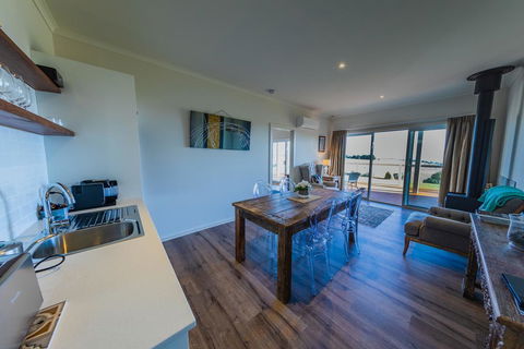 Coastal Lodge - Accommodation Adelaide 3