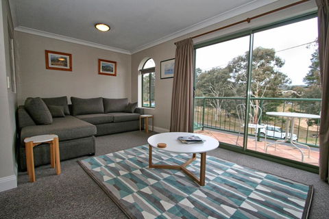 Cobb & Co 3/39 Cobbon Crescent - Accommodation Adelaide 0