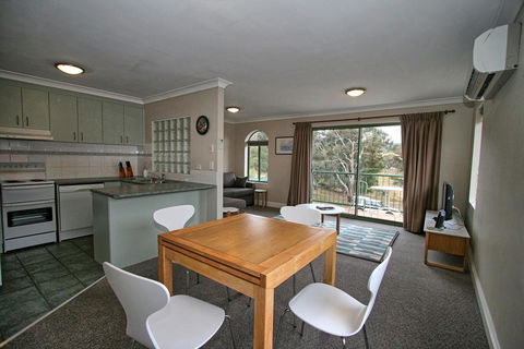 Cobb & Co 3/39 Cobbon Crescent - Accommodation Adelaide 3