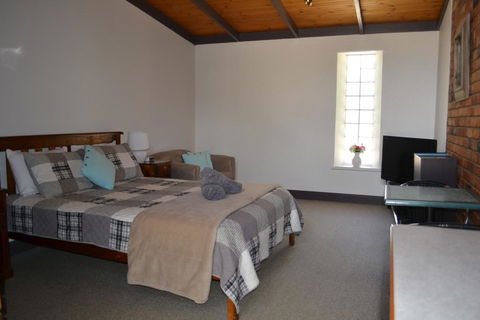 Colonial Motel - Accommodation Adelaide 2