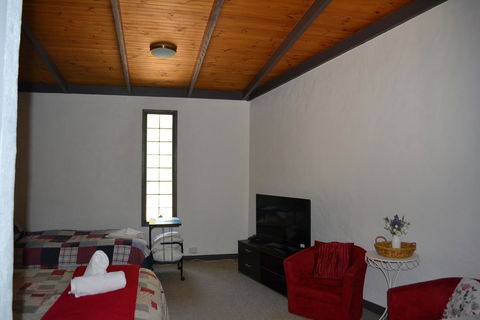Colonial Motel - Accommodation Adelaide 3