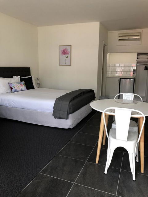 Commodore Motor Inn - Accommodation Adelaide 3