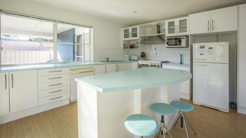 Conley Ave 8 Pet Friendly - OUTSIDE Only - Accommodation Adelaide 2