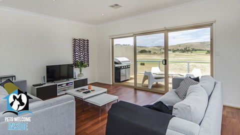 Contemporary Golf Course Frontage 3BR - Accommodation Adelaide 1