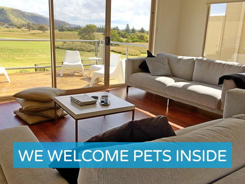 Contemporary Golf Course Frontage 3BR - Accommodation Adelaide 0