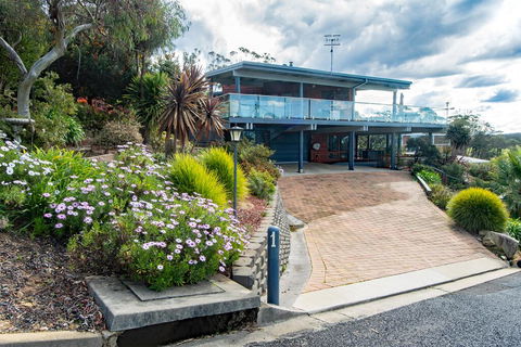 Coota Views - Accommodation Adelaide 2