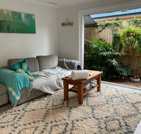 Cosy Backyard Apartment Close To Miami Beach - Accommodation Adelaide