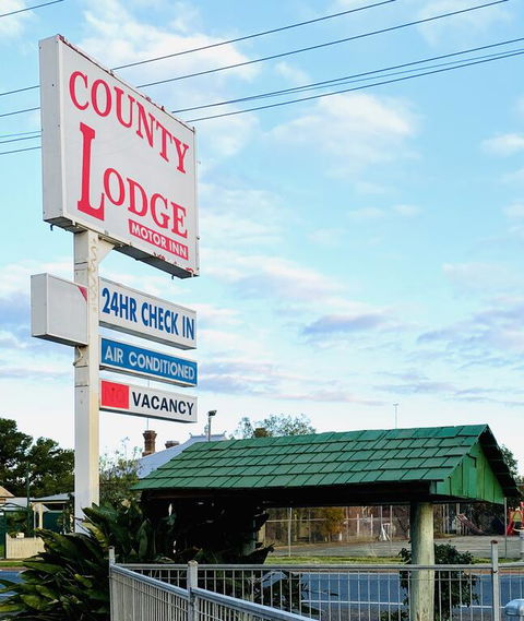 County Lodge Motor Inn - Accommodation Adelaide 3