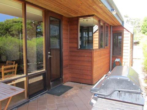 Cowrie Chalet - Accommodation Adelaide 1