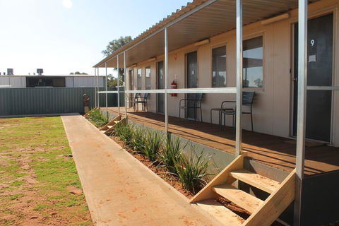 Cue Motel - Accommodation Adelaide 2