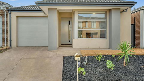 Daisy Villa - Close To Mel Airport & Hume Highway -Comfort - Accommodation Adelaide 0