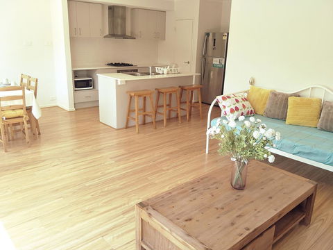 Daisy Villa - Close To Mel Airport & Hume Highway -Comfort - Accommodation Adelaide 1