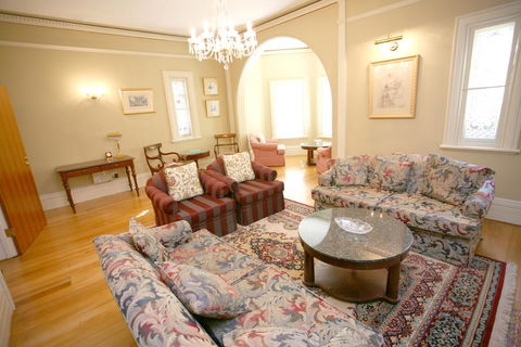 Darcy's Hotel - Accommodation Adelaide 2