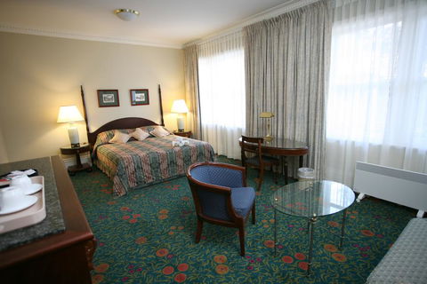Darcy's Hotel - Accommodation Adelaide 1