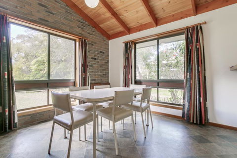Deppelers - Accommodation Adelaide 2