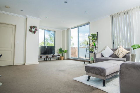 Designed Home Of Ultimate Convenience In Gordon - Accommodation Adelaide 2
