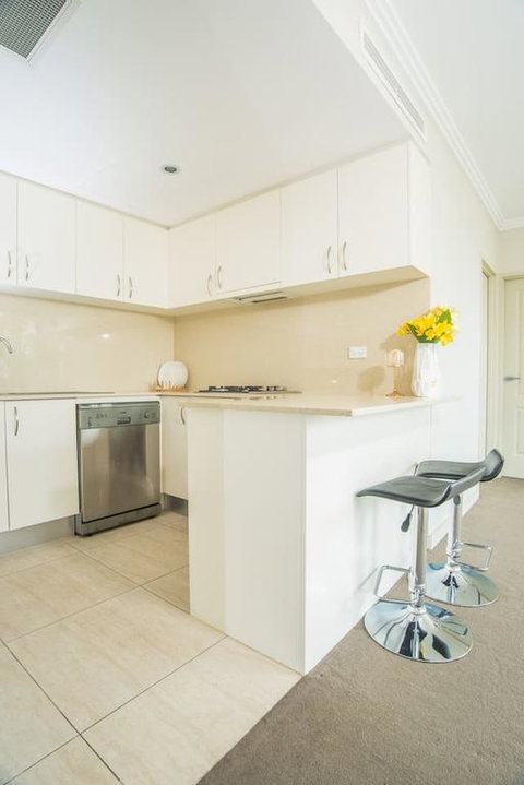 Designed Home Of Ultimate Convenience In Gordon - Accommodation Adelaide 3