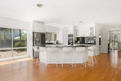 DIAMOND BAY RETREAT - SORRENTO - Accommodation Adelaide 1