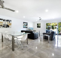 Diamond Beach 3 Bedroom Poolside Apartment - Accommodation Adelaide