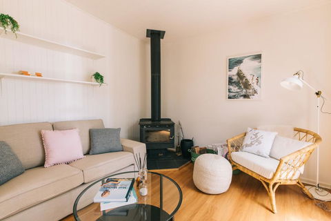 DOVESTONES BY THE SEA - INVERLOCH - Accommodation Adelaide 0