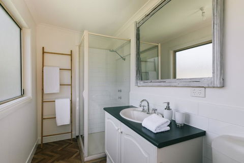 DOVESTONES BY THE SEA - INVERLOCH - Accommodation Adelaide 3