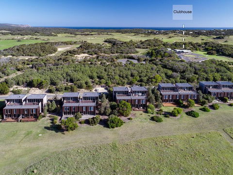 DREW Golfers Delight Close To St Andrews Beach - Accommodation Adelaide 2