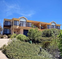 Dromaius 5 - Great Views of The Snowy Mountains - Accommodation Adelaide
