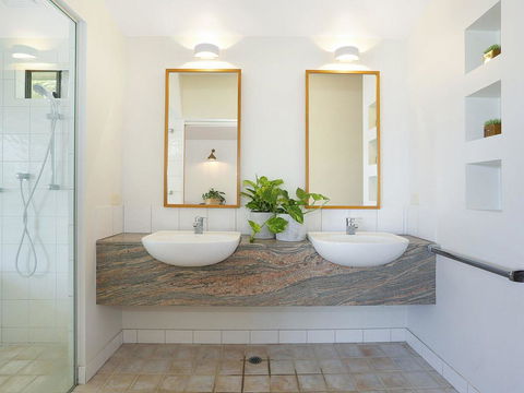 EAST COAST ESCAPES - Lighthouse Studio - Accommodation Adelaide 3