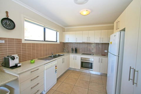 Eclipse 13/10 Nettin Circuit - Accommodation Adelaide 0