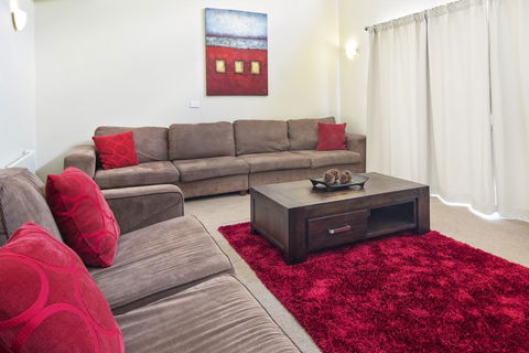 Eclipse 5- Spacious Townhouse - Accommodation Adelaide 0