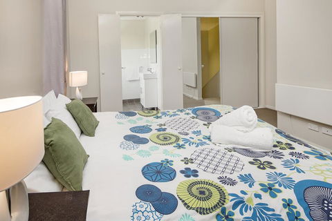 Eclipse 5- Spacious Townhouse - Accommodation Adelaide 3