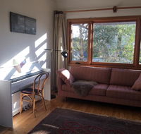 Eco-renovated light-filled house on a hill - Accommodation Adelaide