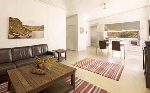 Ecocrackenback 10 - Sustainable Chalet Close To The Slopes - Accommodation Adelaide 2