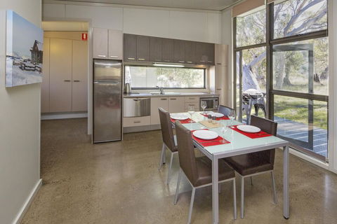 Ecocrackenback 11 - Sustainable Chalet Close To The Slopes - Accommodation Adelaide 3