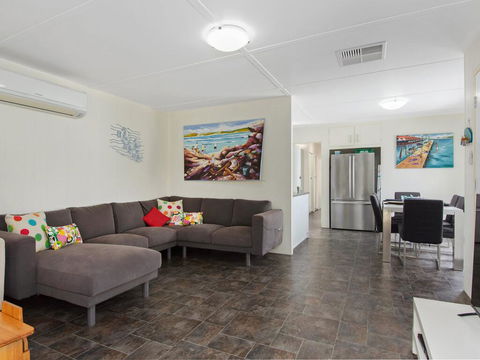 EdAn Beachhouse - 21 Laronde - Accommodation Adelaide 1