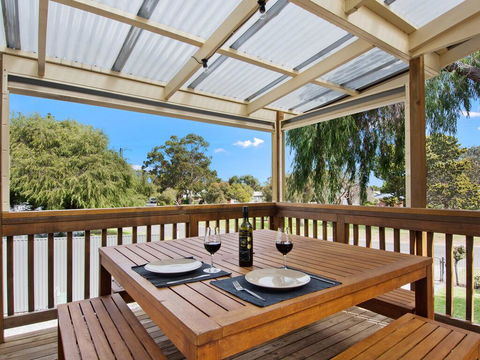EdAn Beachhouse - 21 Laronde - Accommodation Adelaide 0