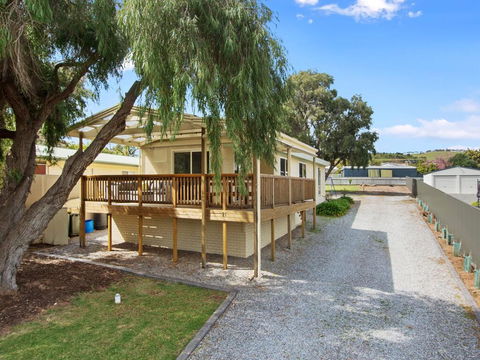 EdAn Beachhouse - 21 Laronde - Accommodation Adelaide 2